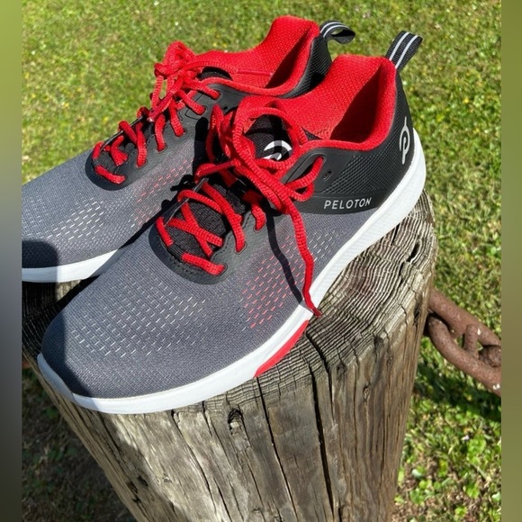 Peloton sneakers like new circuit runner ladies or unisex sneaker size 11 - Picture 2 of 8